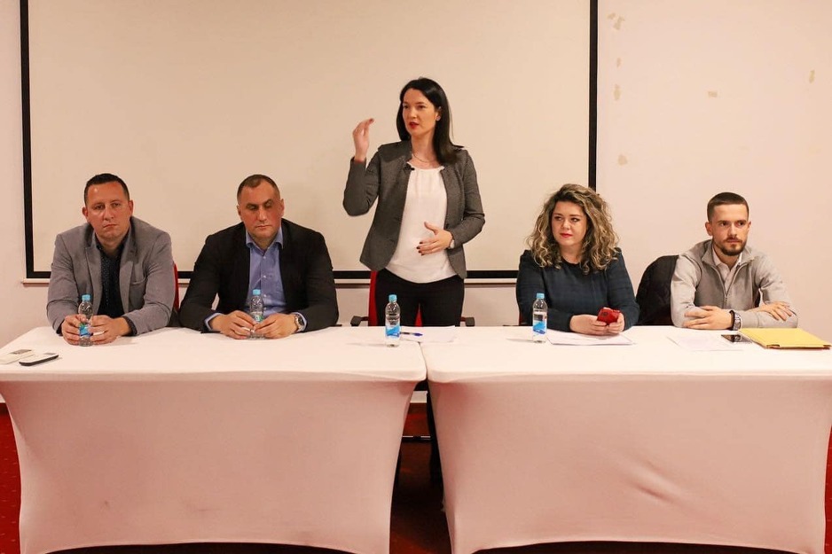 Jelena Trivić na okupljanju Narodnog fronta u Banjoj Luci