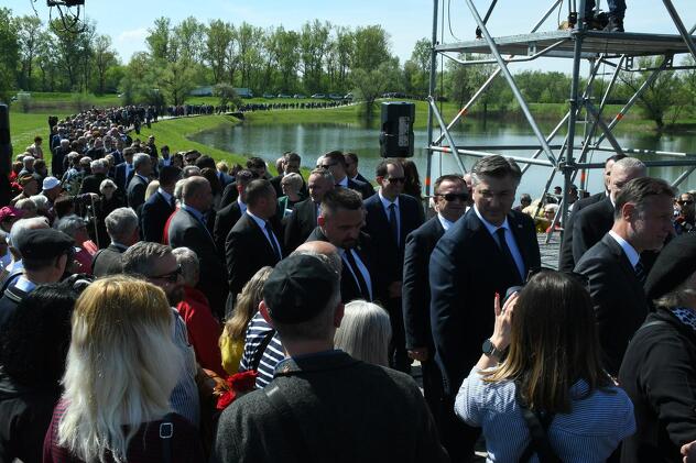 Državni vrh odao počast žrtvama logora u Jasenovcu Foto: (Nikola Čutuk / Pixsell)
