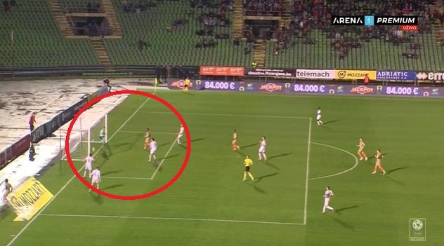 Lopta je pogodila direktno gol-liniju i vratila se u teren (Foto: Screenshot/Arena Sport)
