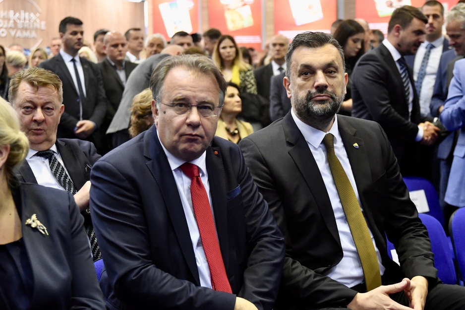 Nikšić i Konaković na sajmu (Foto: D. S./Klix.ba)