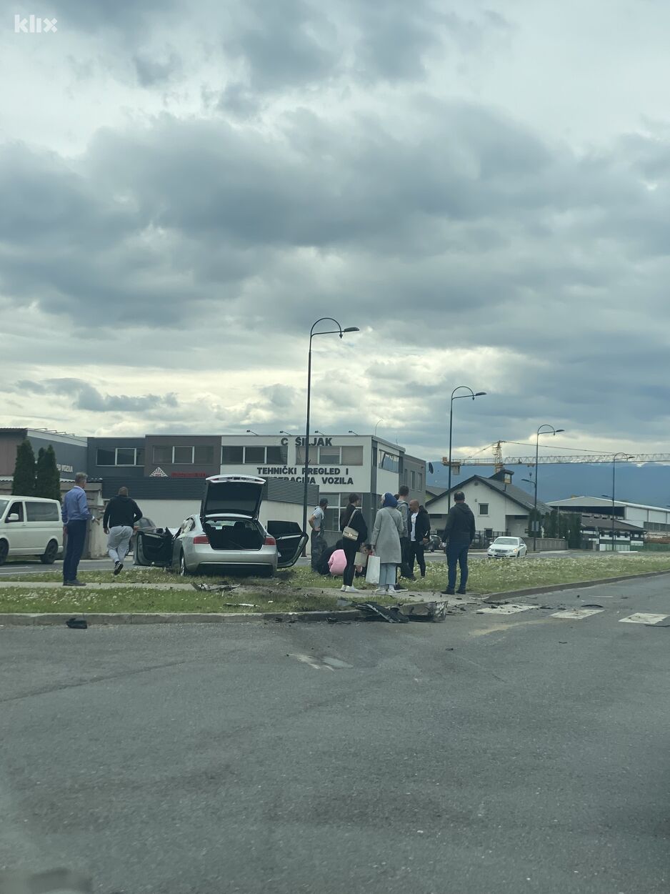 Saobraćajna nesreća na Ilidži (Foto: Čitatelj)