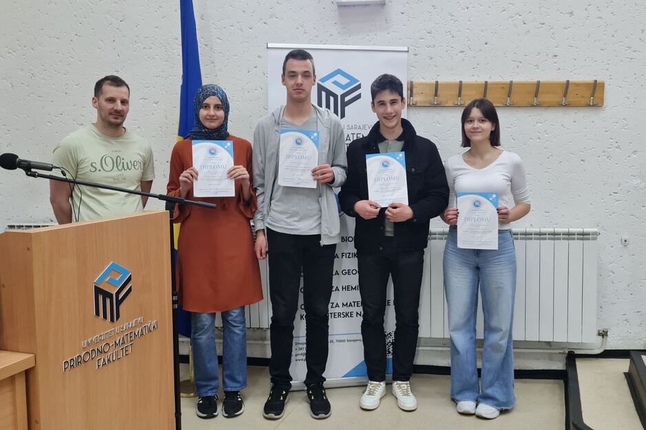 Đaci Druge gimnazije Sarajevo koji su učestvovali na matematičkim takmičenjima (Foto: Druga gimnazija Sarajevo)
