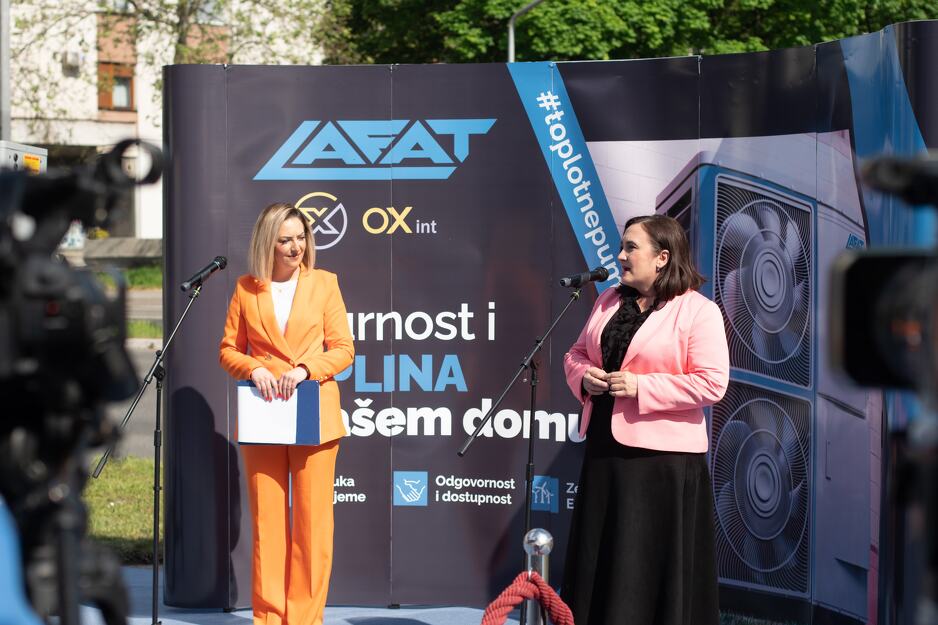 Profesorica Indira Buljubašić (desno)