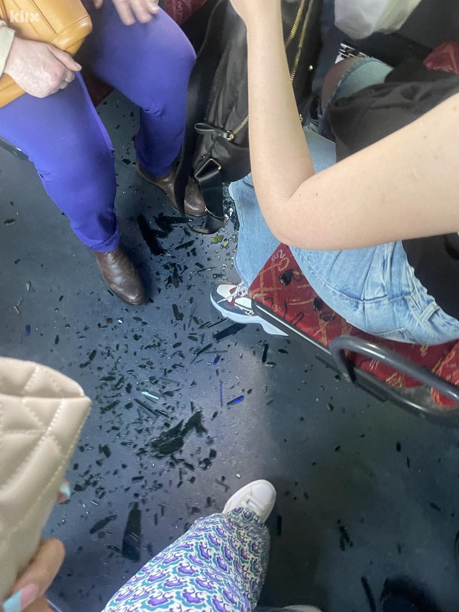 Povrijeđene tri putnice (Foto: Čitatelj)
