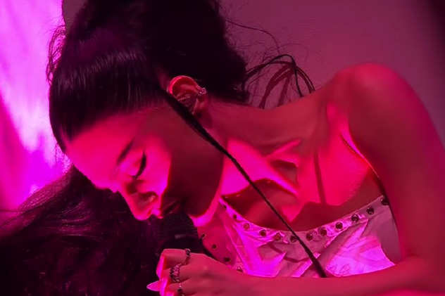 Brunette (Screenshot: YouTube/eurovisionsongcontest)