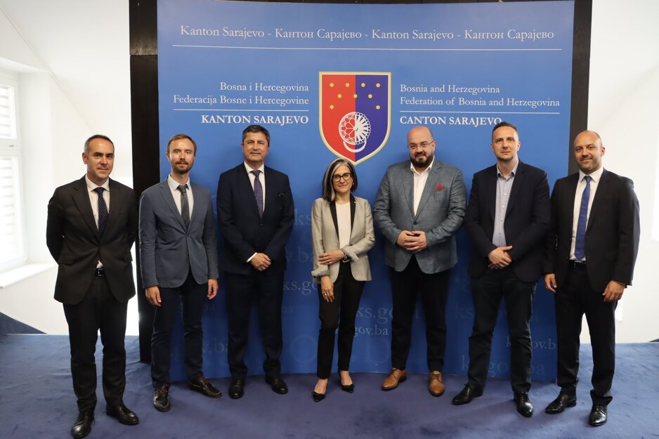 Predstavnici Španske ambasade, kompanije IDOM i Ministarstva saobraćaja KS (Foto: Vlada KS)