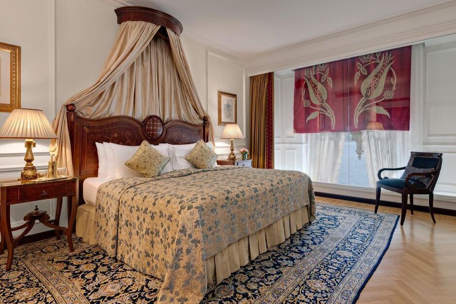 Jedna od soba u Čiragan Palace Kempinski hotelu (Foto: Instagram/cpkempinski)