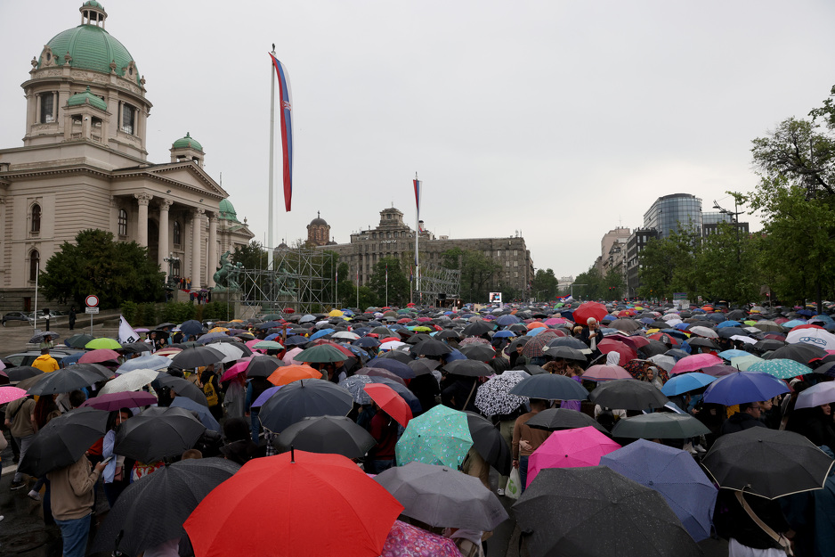 Snažna kiša nije omela demonstrante (Foto: EPA-EFE)