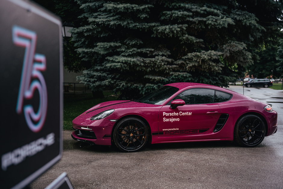 Porsche obilježio 75 godina