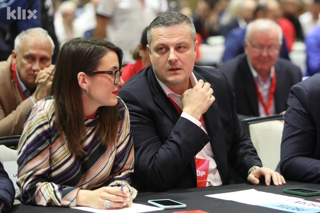 Potpredsjednica SDP-a Lana Prlić i potpredsjednik SDP-a Vojin Mijatović (Foto: I. L./Klix.ba)