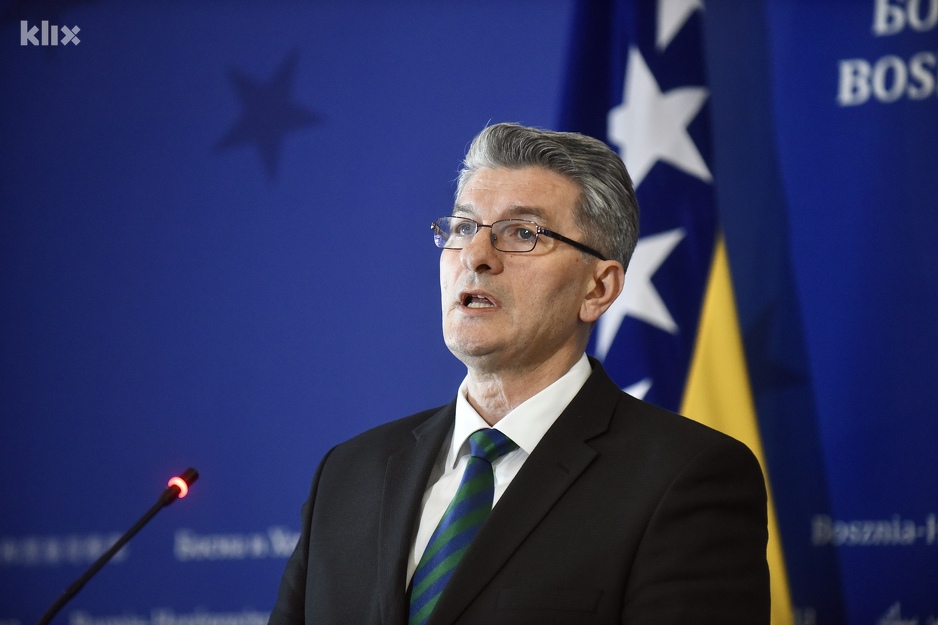 Mehmedović: Vozila koriste i članovi porodice funkcionera (Foto: T. S./Klix.ba)