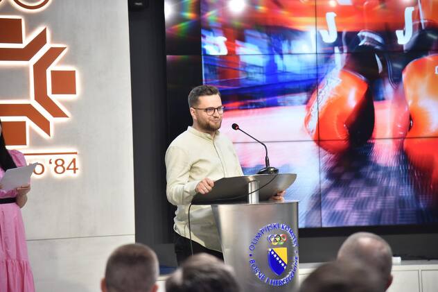 Mentor projekta je Emir Hambo, šef odsjeka za umjetnost i program koordinator Vizualnih umjetnosti i dizajna vizualnih komunikacija