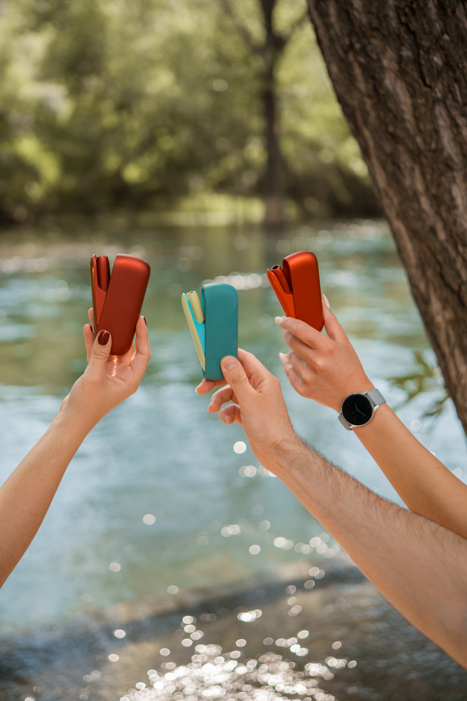 IQOS na canoe safariju