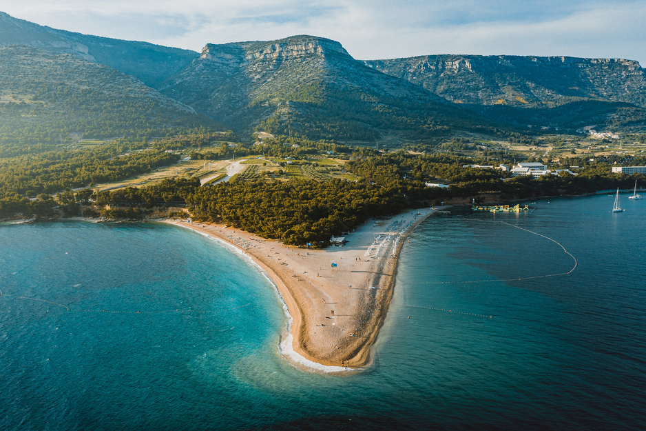 Plaža Zlatni Rat na Braču (© Shutterstock)