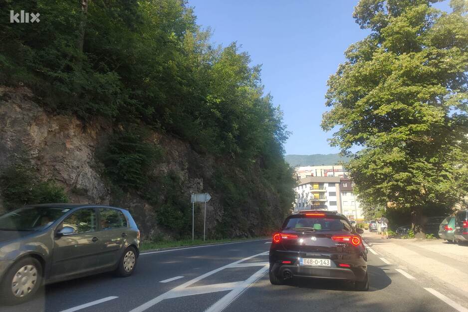 Kolona u Konjicu počinje već u Ovčarima (Foto: Čitatelj)
