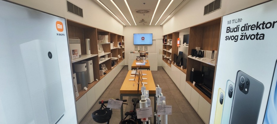 MI Store u Shopping centru Alta