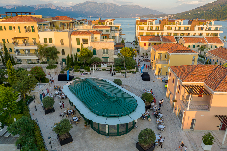 Omiljeni prodični restoran Perla Square nalazi se odmah kod fontane