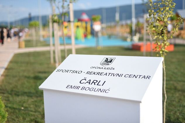 Kamen-pločan Emiru Boguniću Čarliju (Foto: Općina Ilidža)