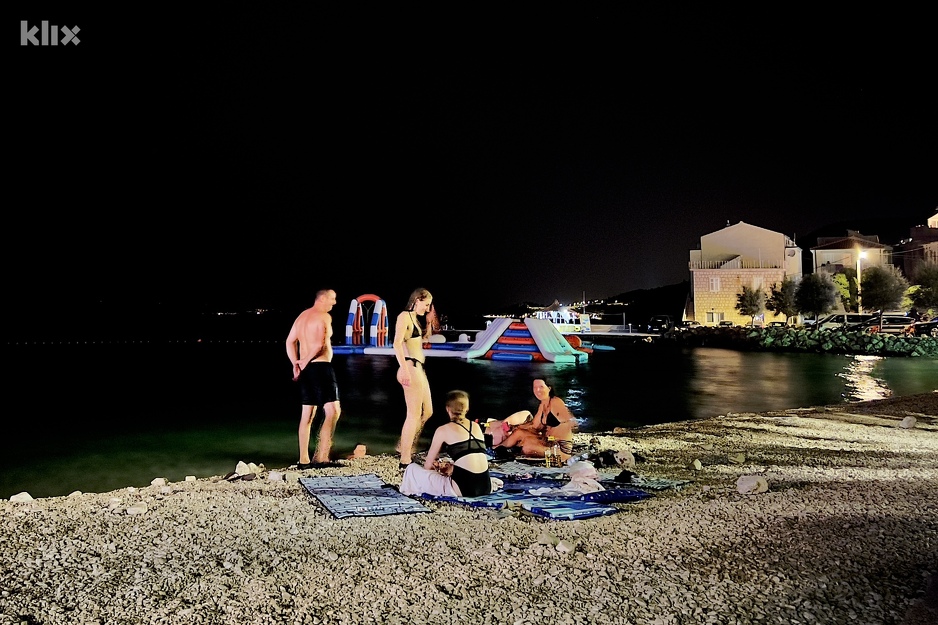 Visoke temperature tjeraju na noćno kupanje, pa i