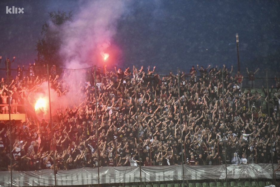 Na sjevernoj tribini se nalazi blizu 1.500 najvatrenijih navijača FK Sarajevo (Foto: T. S./Klix.ba)