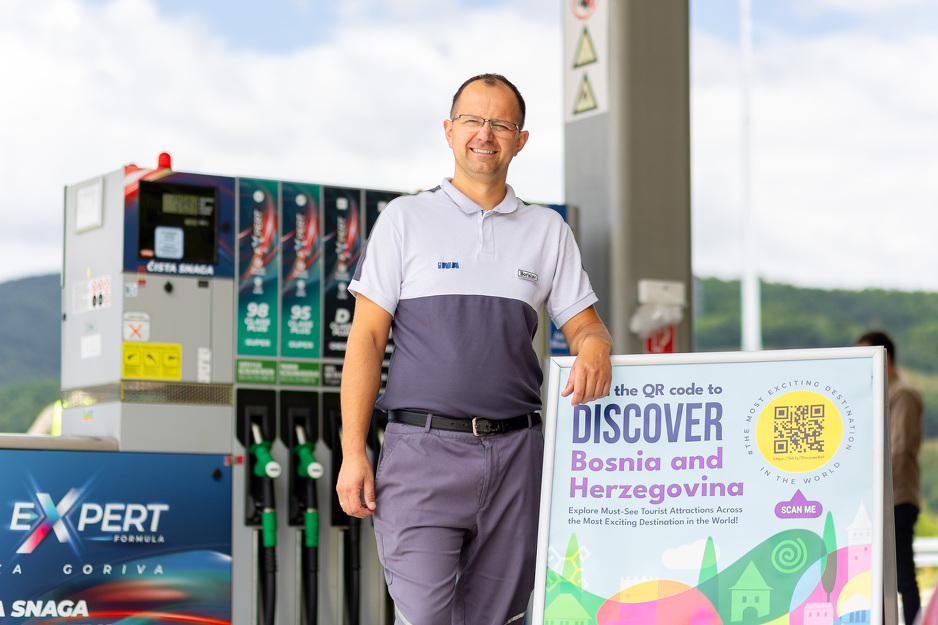 Holdina, Energopetrol i USAID