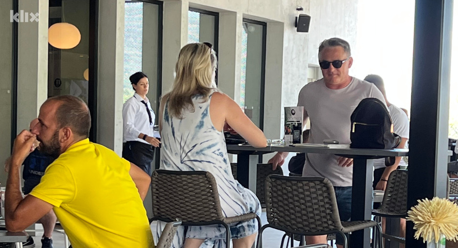 Željko Komšić sa suprugom u crnoj Gori (Foto: Čitatelj)