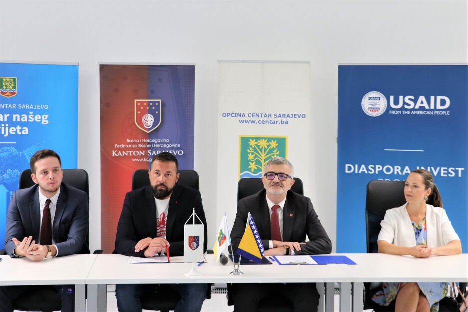 Nihad Uk, Kenan Magoda, Srđan Mandić i Darja Softić-Kadenić (Foto: Vlada KS)
