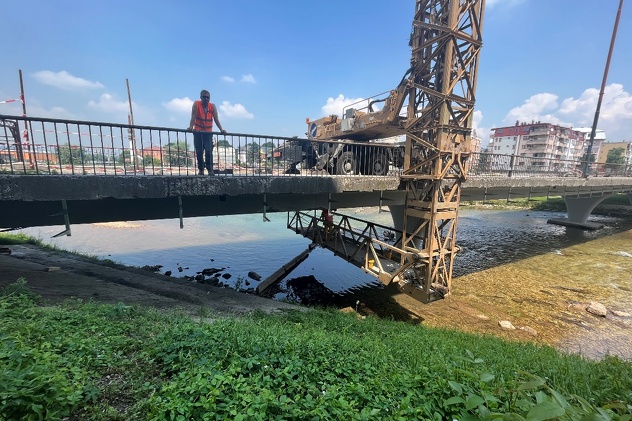 Čišćenje i sanacija rasponske konstrukcije mosta (Foto: Ceste FBiH)