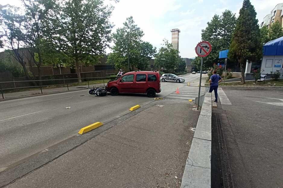 Saobraćajna nesreća u sarajevskom naselju Breka (Foto: Klix.ba)