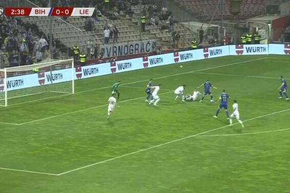 Trenutak kada je Bilbija dodao loptu do Džeke (Foto: Screenshot)