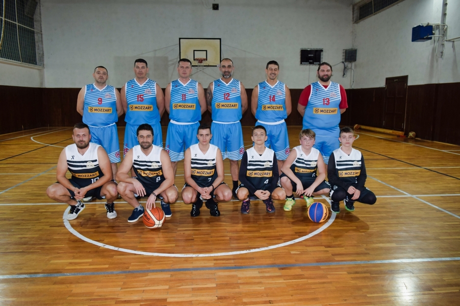 KK Ozren Petrovo u Mozzart dresovima