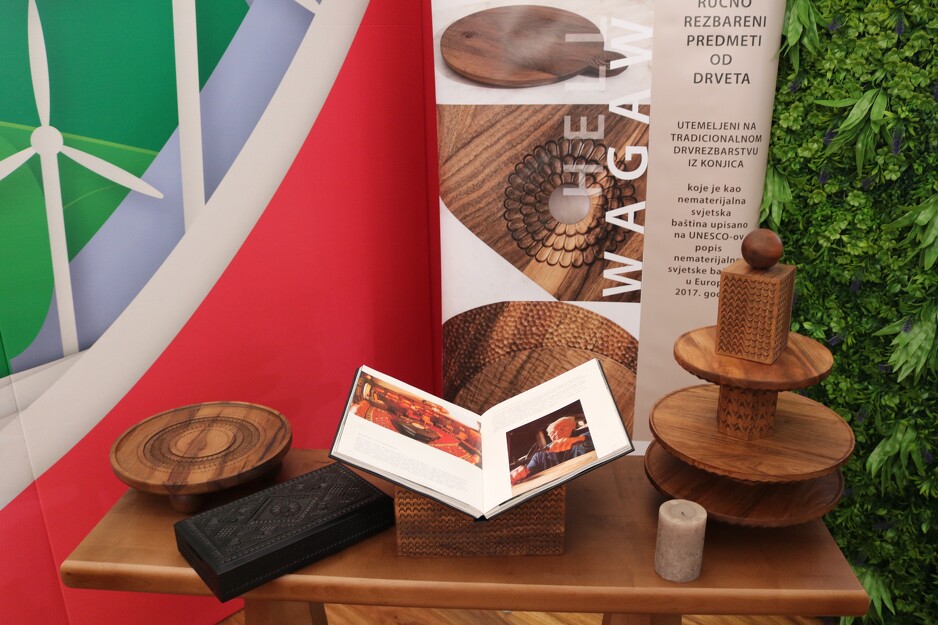 Waga Wood