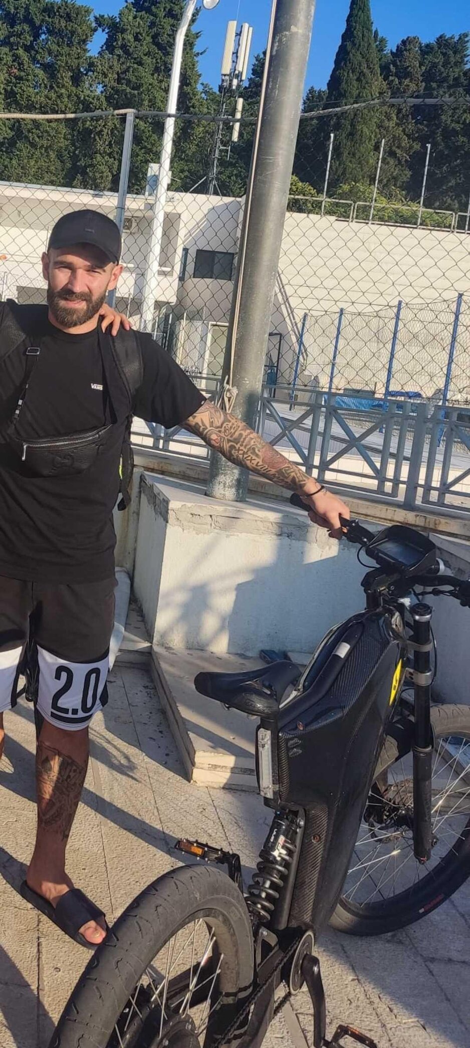 Marko Livaja na električnom biciklu (Foto: Slobodna Dalmacija)