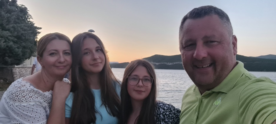 Samir Čorkadi s porodicom