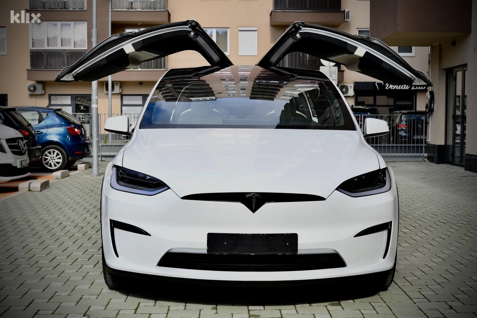 Tesla Model X Plaid zadovoljiti će i najzahtjevnije vozače (Foto: D. S./Klix.ba)