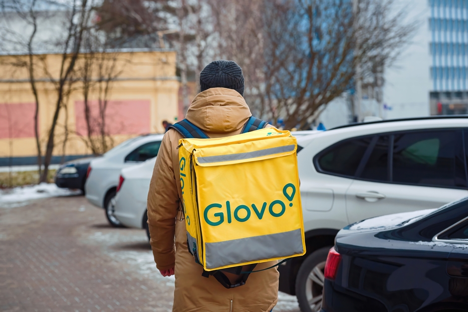 Kuriri koji koriste Glovo česta su pojava na ulicama grada, no njihov pravi posao odvija se daleko od očiju javnosti