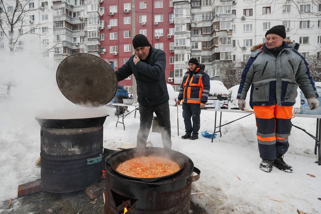 Snijeg za neke ne predstavlja veliki problem (Foto: EPA-EFE)