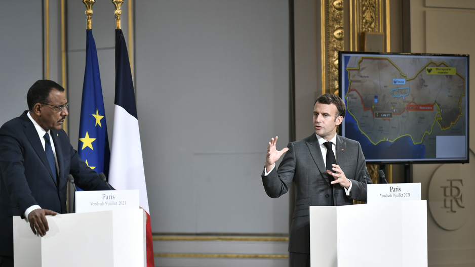 Mohamed Bazoum i Emmanuel Macron (Foto: EPA-EFE)