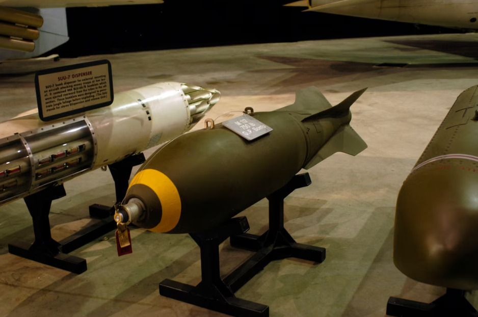 Bombe M117 su korištene 1950-ih godina. U SAD-u su dio muzejskih postavki