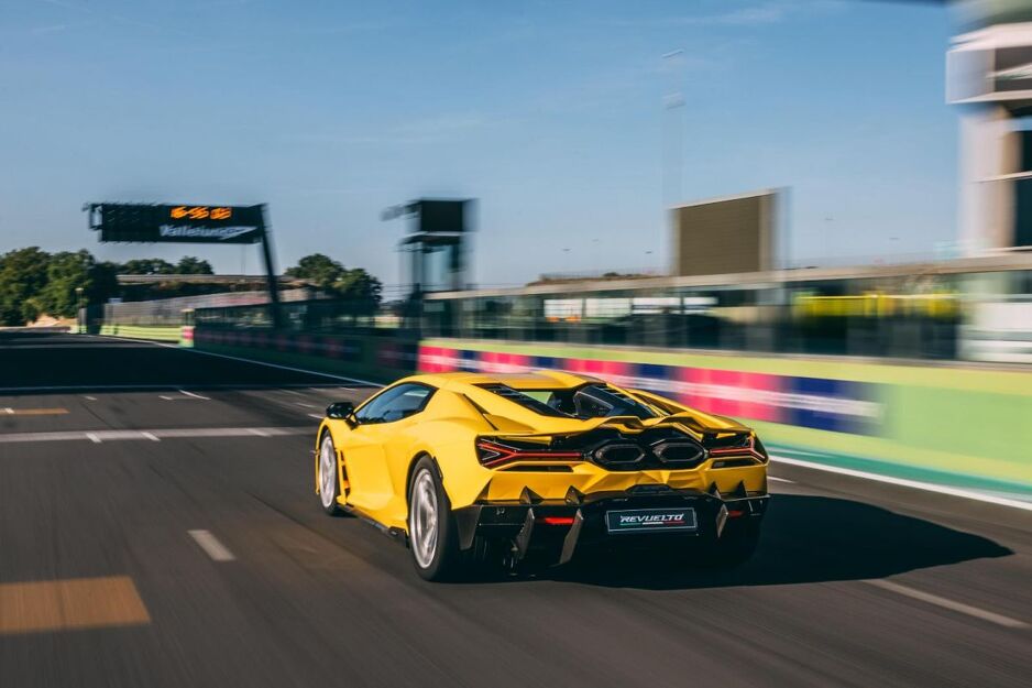 Lamborghini Revuelto