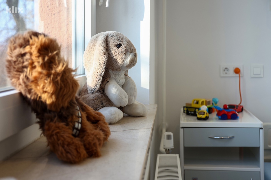 Svaka soba na odjelu ima igračke kako bi se djeca osjećala što opuštenije (Foto: I. L./Klix.ba)