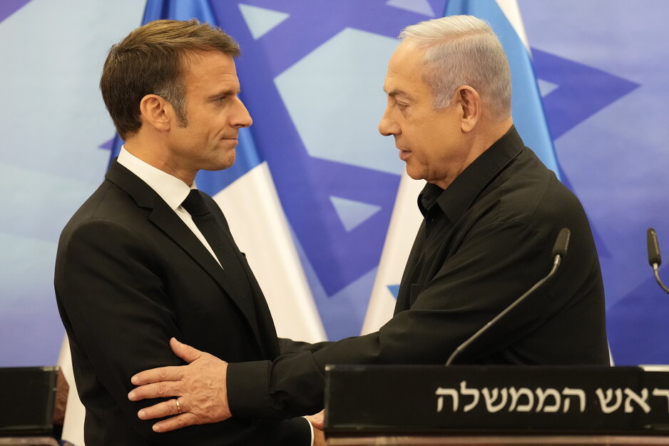 Emmanuel Macron sa izraelskim premijerom Benjaminom Netanyahuom (Foto: EPA-EFE)