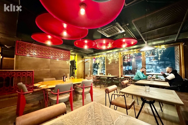 Iako moderan, ambijent restorana je domaćinski i pazilo se na svaki detalj