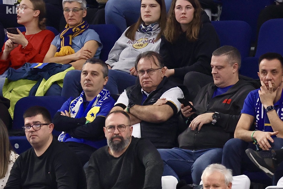 Utakmicu su pratili premijer FBiH Nermin Nikšić i ministri Mijatović, Dizdar i Lakić (Foto: T. S./Klix.ba)
