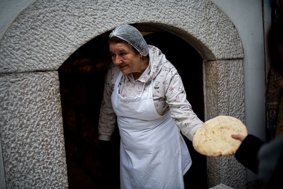 Pekara Alifakovac pravi somune za Narodnu kuhinju Stari Grad