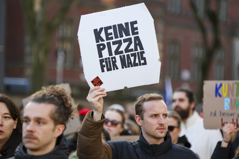 Stotine hiljada ljudi u Njemačkoj na protestima protiv desnog