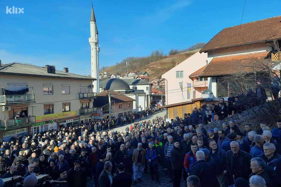 Prošle sedmice su nezadovoljne džematlije održale protest