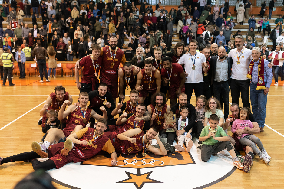 Prolab uz šampione (Foto: KK Bosna Meridianbet)