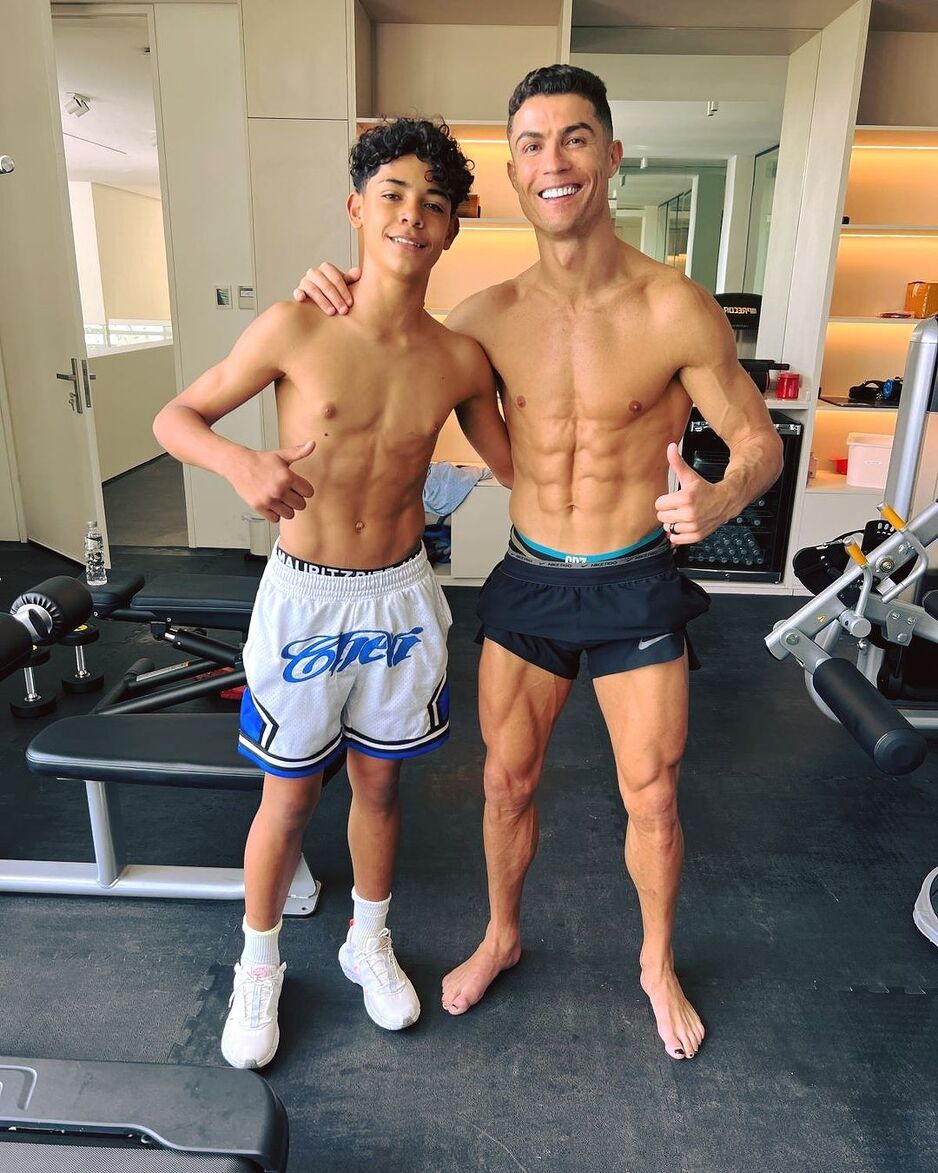 Ronaldo sa sinom (Foto: Instagram)