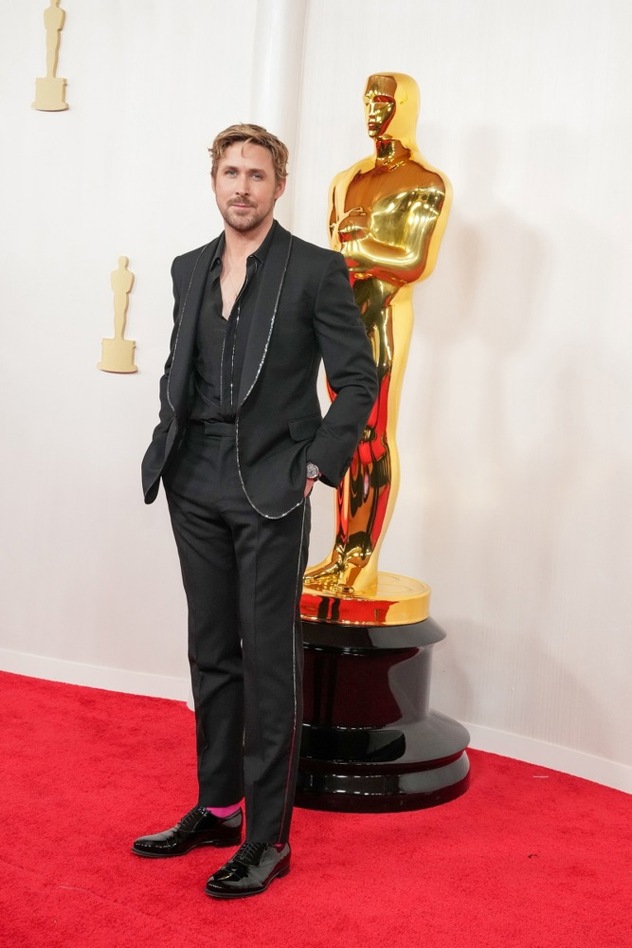 Ryan Gosling nosio je crno Gucci odijelo (Foto: EPA-EFE)